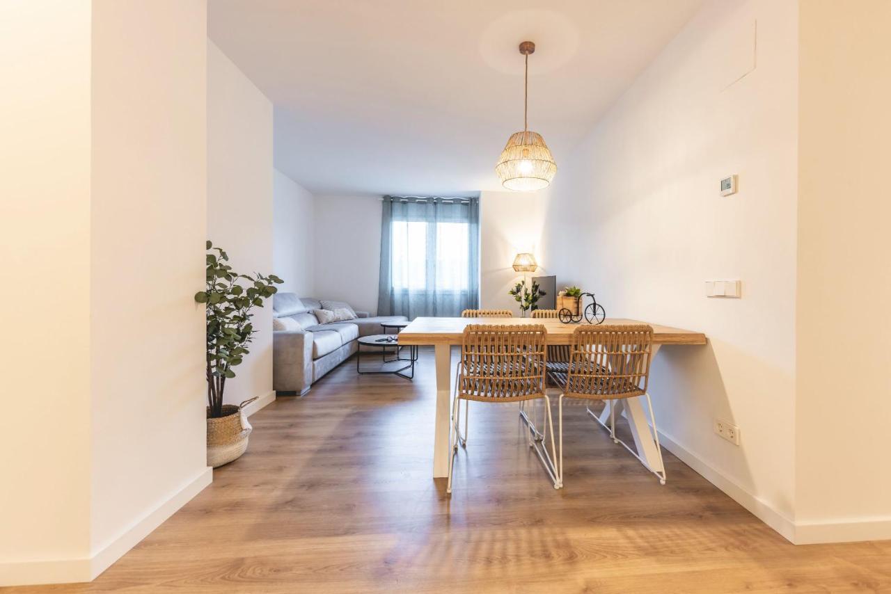 Bravissimo Afra, 2-Bedroom Apartment Girona Bagian luar foto