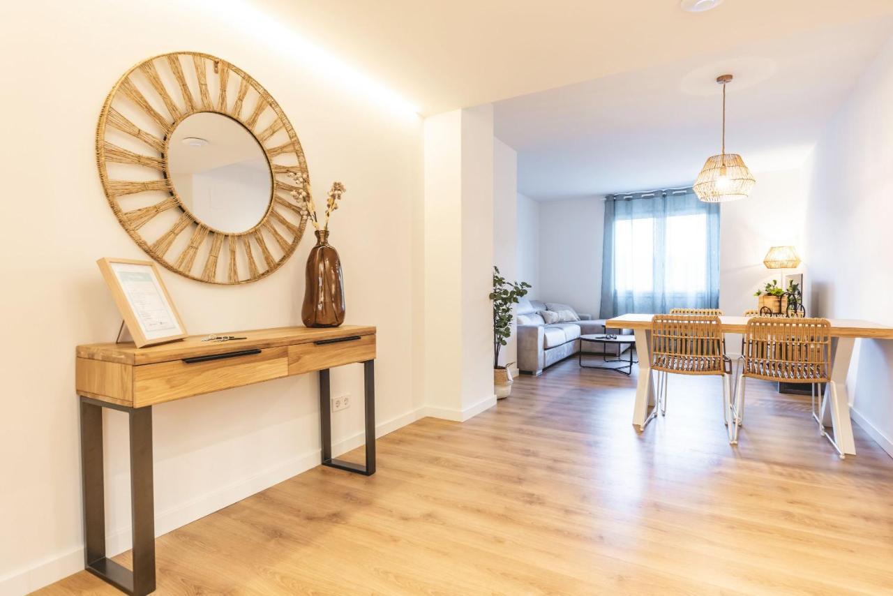 Bravissimo Afra, 2-Bedroom Apartment Girona Bagian luar foto
