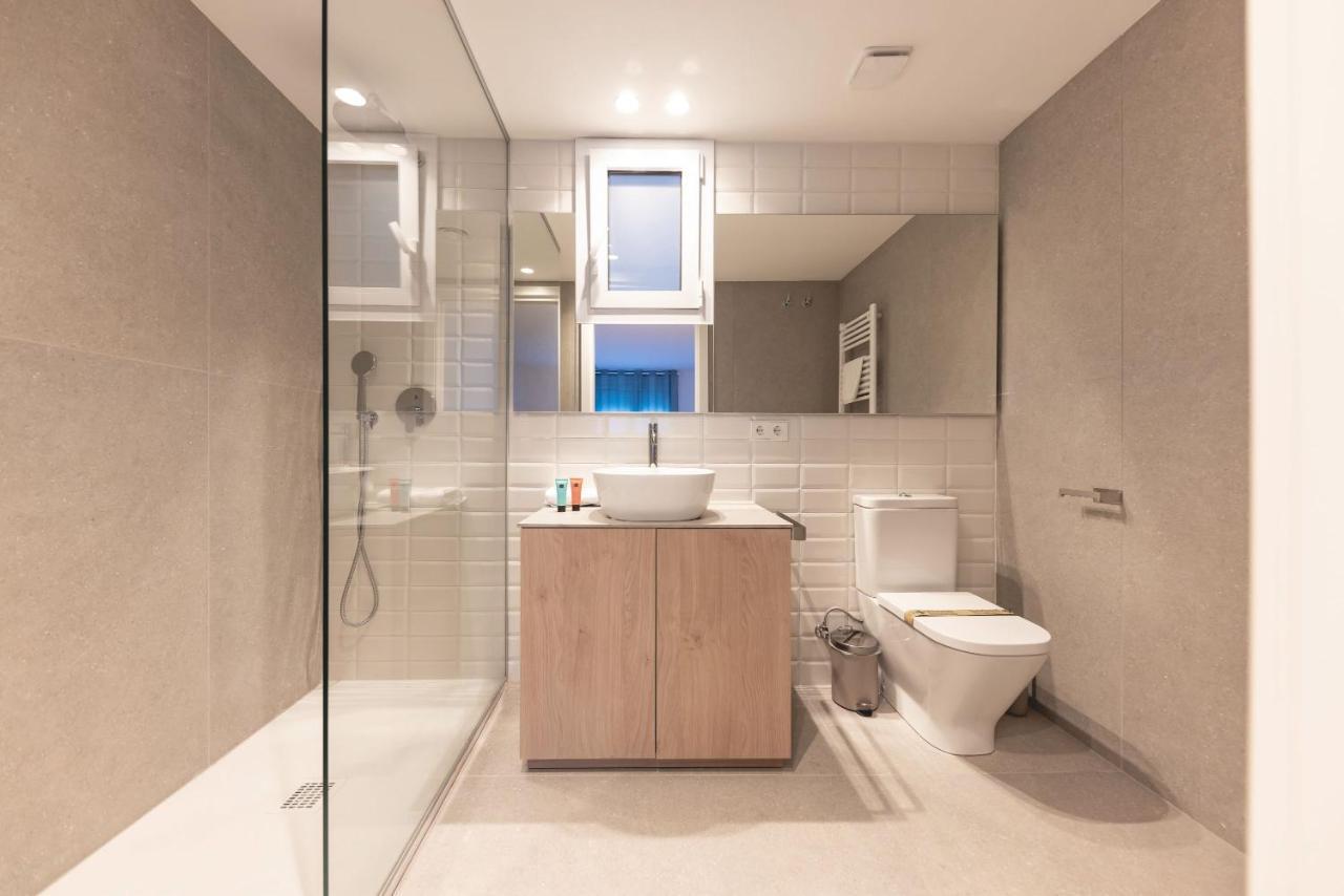 Bravissimo Afra, 2-Bedroom Apartment Girona Bagian luar foto